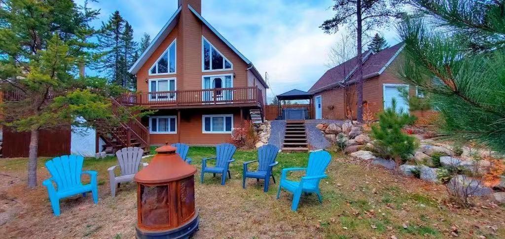 Amazing 3-Bedroom Entire Chalet-Sauna+Lakeview+Spa+Bbq Saint Come Ngoại thất bức ảnh